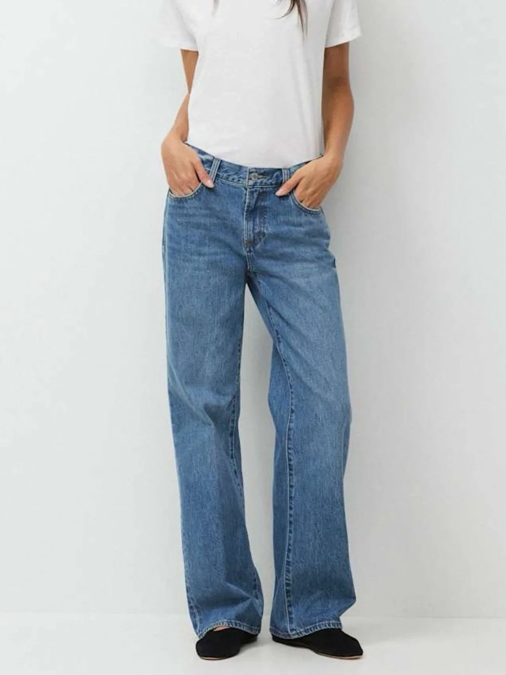 Aritzia Denim Forum The Farrah Lo-Rise Wide Jean 5 Yrs Kiss N Tell Bleu 26